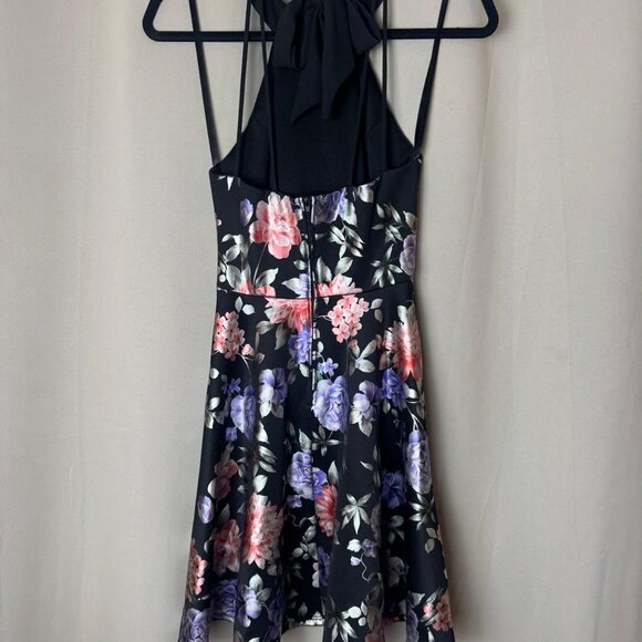 Dresses & Skirts - Junior’s B.Darlin Floral Dress B. Darlin